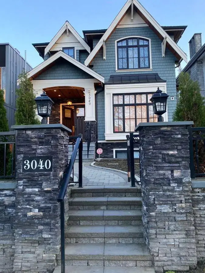W 27 Avenue, Vancouver BC V6L 1W5