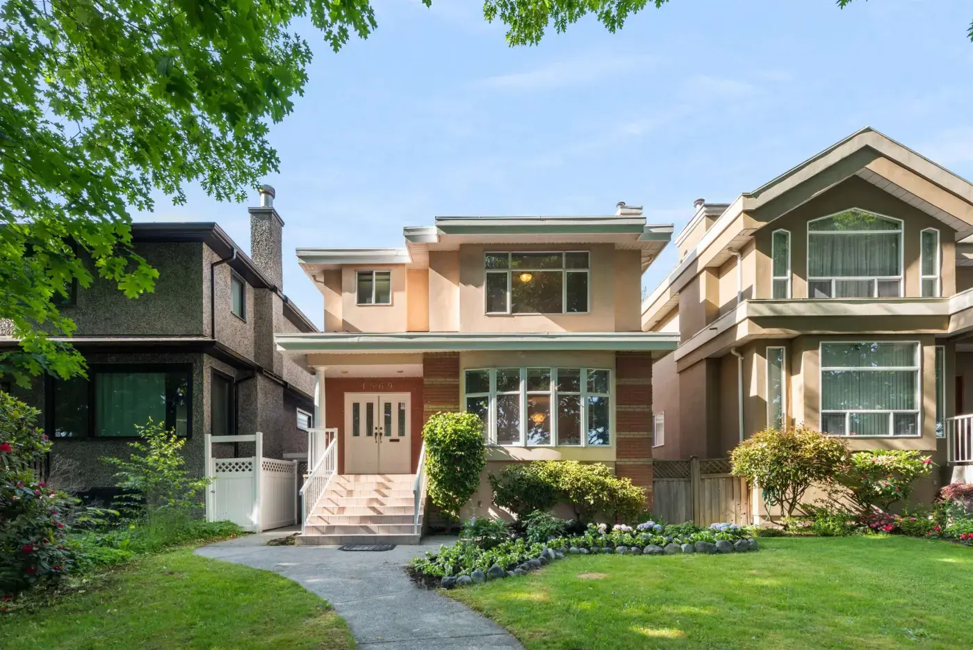 W 63RD Avenue, Vancouver BC V6P 2H5