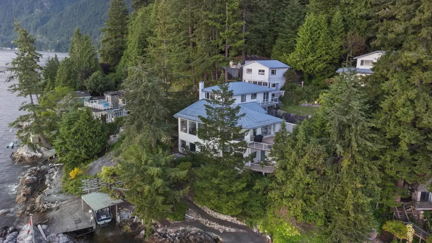 Montizambert Wynd, West Vancouver, BC V7W1C1