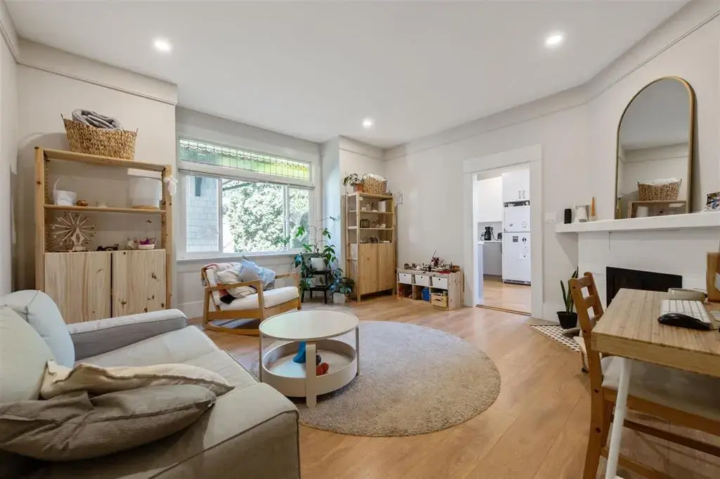 W 3rd Avenue,Vancouver,BC V6K 1N2