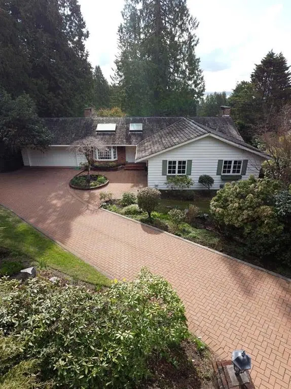 4738 Rutland Rd, West Vancouver BC, photo 1