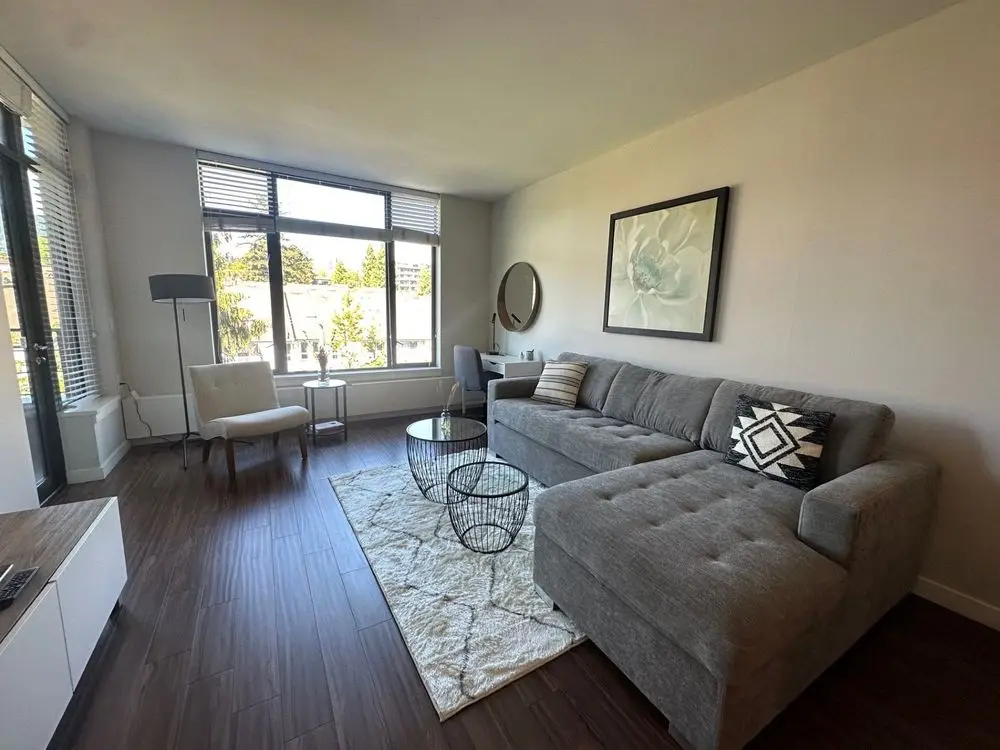 512-215 W 1st St, North Vancouver BC，第 1 张照片