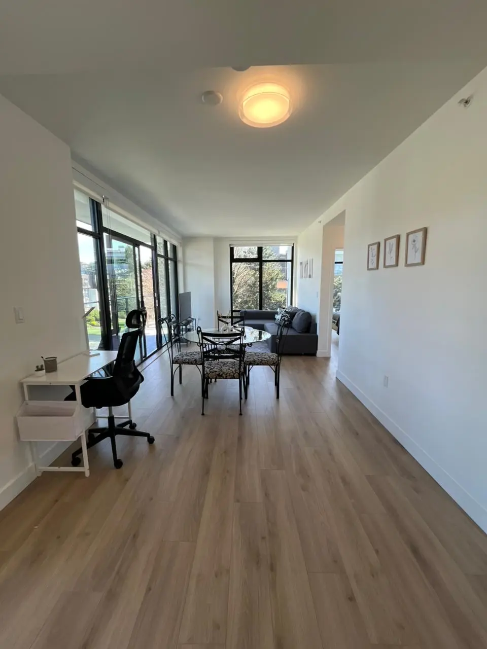 West 1st Street, North Vancouver, BC，第 1 张照片