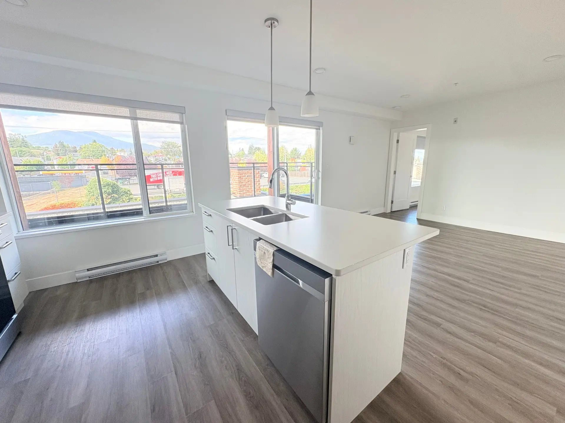 ⁦403-147 Haliburton St, Nanaimo BC⁩، عکس ⁦1⁩