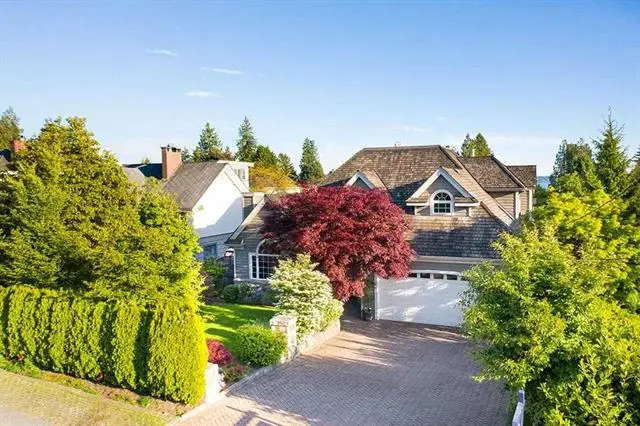 2256 Inglewood Ave, West Vancouver BC, photo 1
