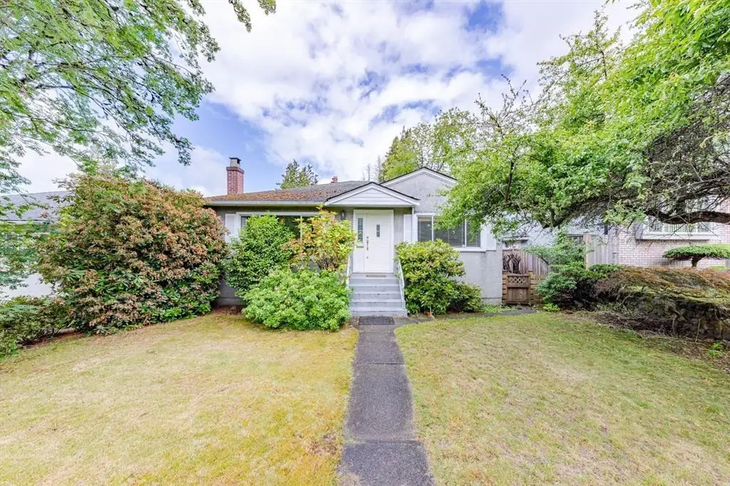 Laburnum St, Vancouver, BC V6P 5N2