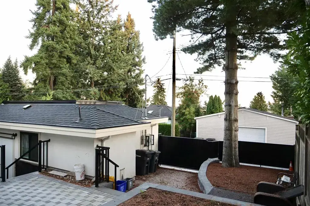 Burnaby, BC V5J2Z5