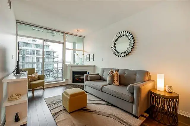906-168 E. Esplanade , North Vancouver BC V7L 4Y1