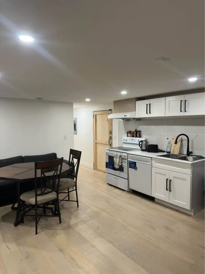 basement-40151 Diamond Head Rd, Squamish BC