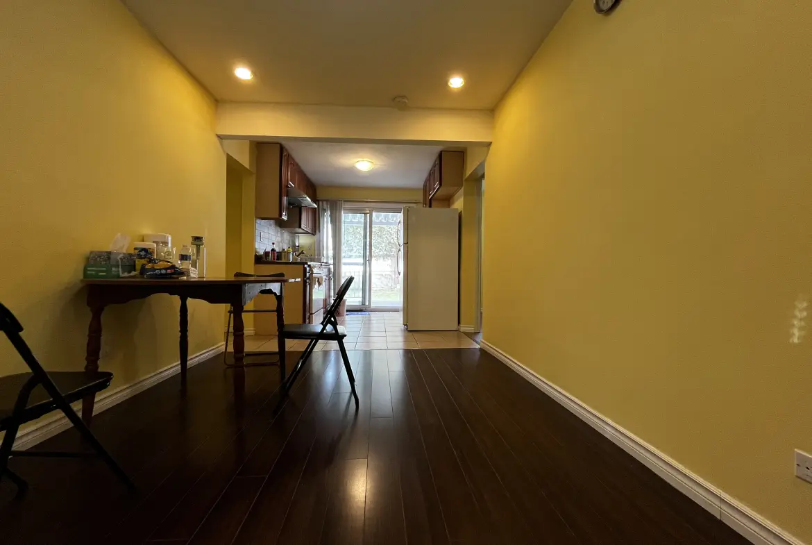 Raleigh Street,Port Coquitlam BC V3B 4P7