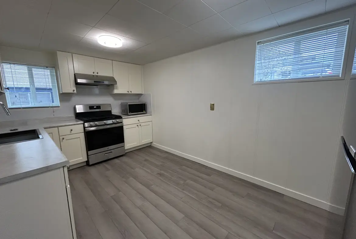 Brentlawn Drive, Burnaby BC V5C3V5_Downstairs