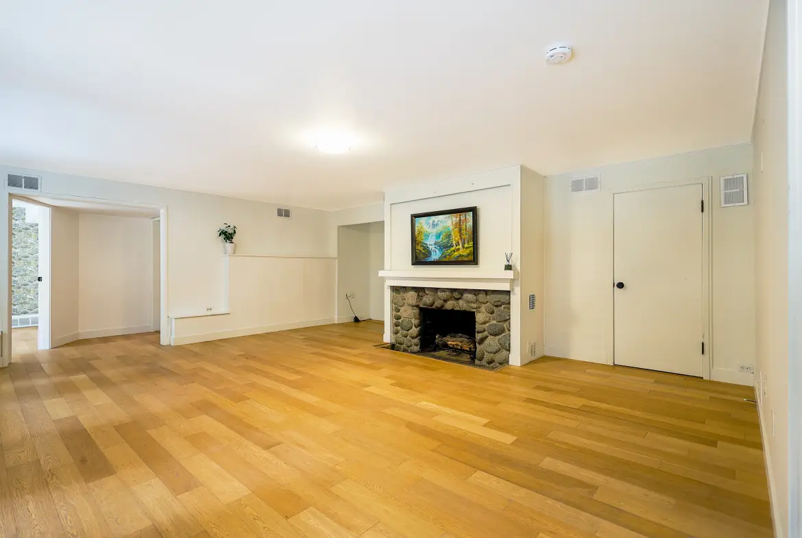 Basement Suite 3 bd and 1 br Macbeth Cres