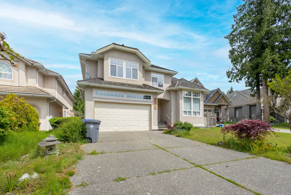 109 Avenue, Surrey BC V3R 6E2