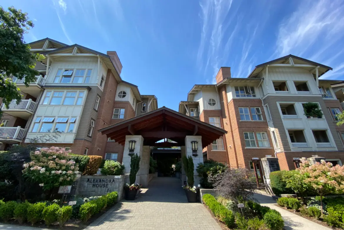 Valley Drive, Vancouver BC V6J5L63