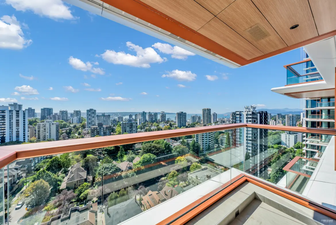 Robson Street, Vancouver, BC V6G 1B9