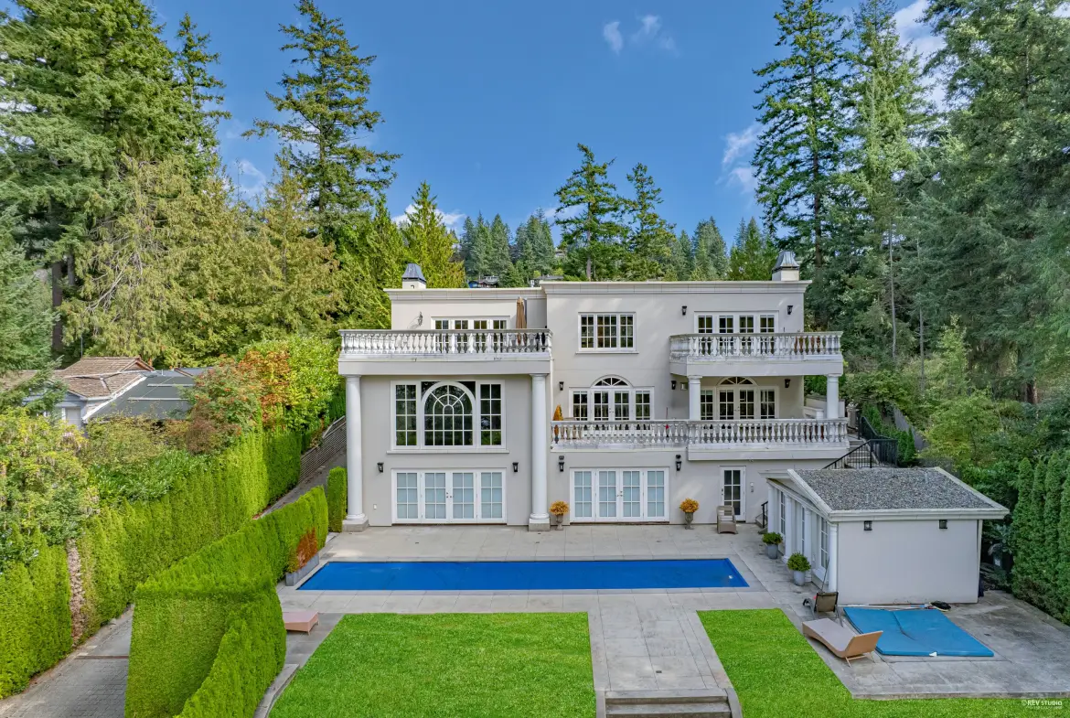 6089 Gleneagles Drive, West Vancouver BC V7W 1W1