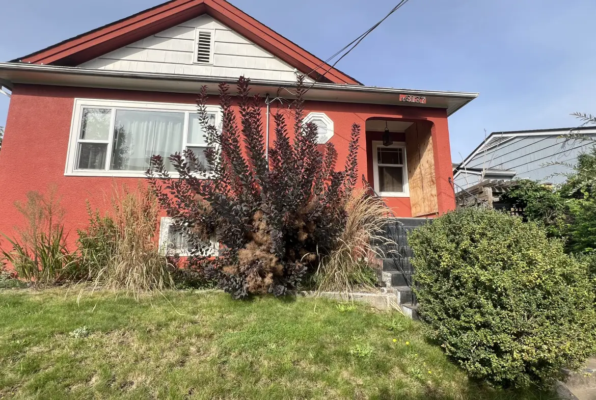 3rd Avenue, Mission BC V2V 1N8