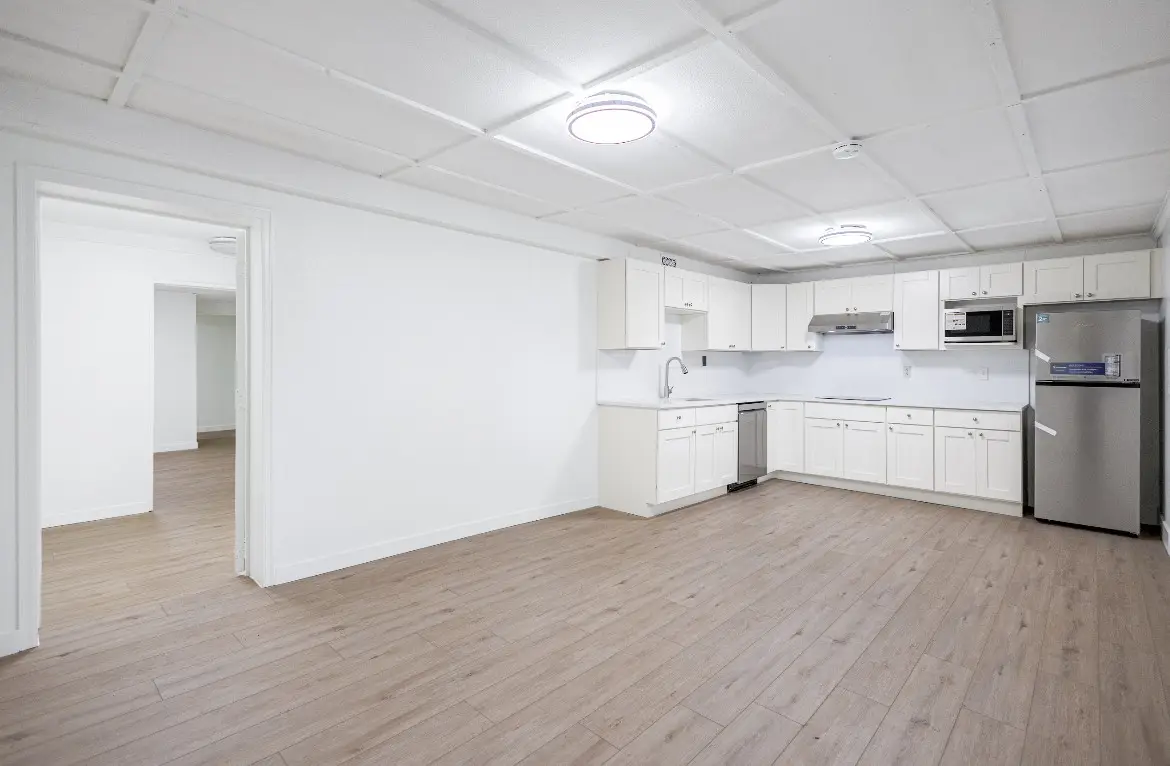 8th Avenue East, Vancouver BC V5M 1X1(basement