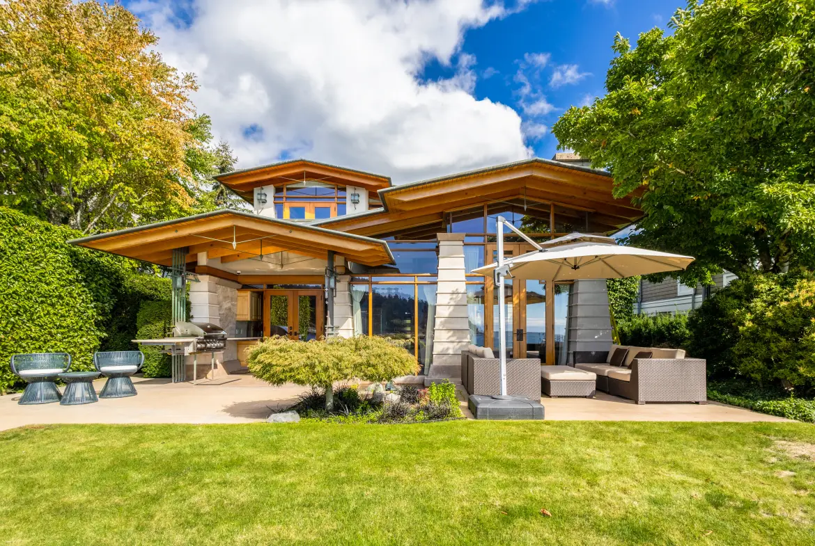Ross Crescent, West Vancouver BC V7W1B2
