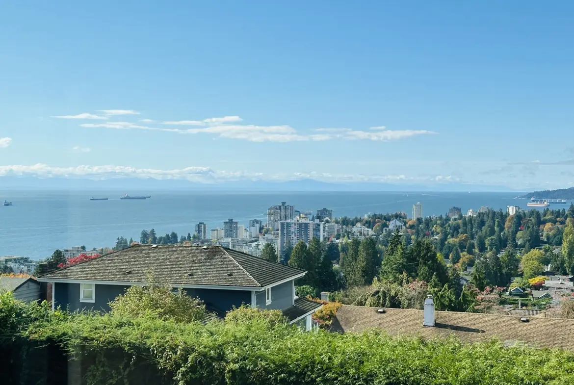 Aubeneau Cres, West Vancouver, BC V7T 1T4