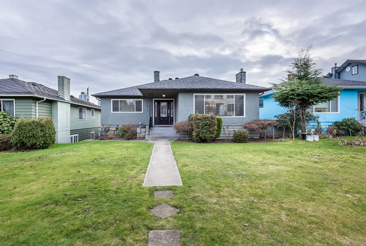 578 W 61st Avenue, Vancouver, BC V6P 2B3
