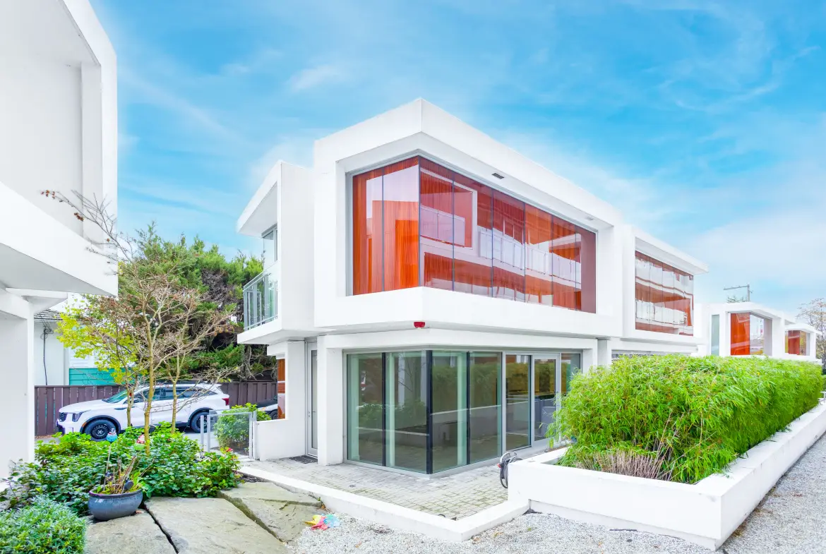W 41st Street, Vancouver West BC V5Z 3S4