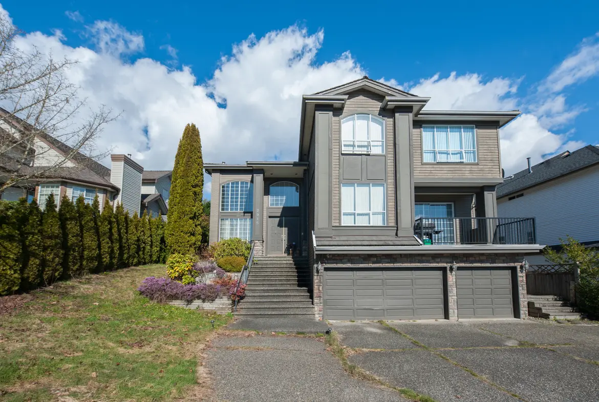 Cliffrose Crescent, Coquitlam BC V3E 2S9(Upper