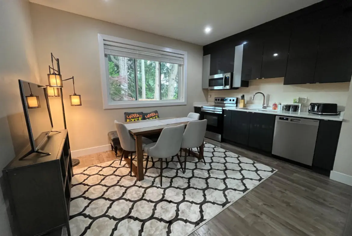 (Side Unit) Howard Avenue, Burnaby,BC V5B 3S4