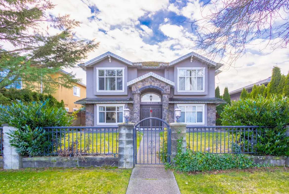 Strathmore Avenue, Burnaby BC V5E 3H8