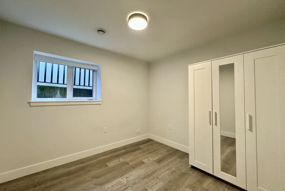 (Basement suite) Sumas Street, Burnaby,BC V5B 2T7