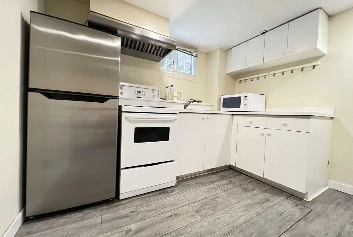 W 14th Avenue, Vancouver BC V6K 2W5