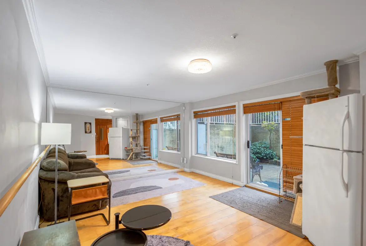 King Edward Avenue, Vancouver BC V6L 1V7