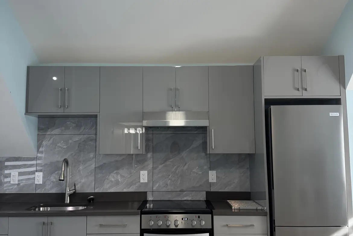 1446 Salter Street, New Westminster BC V3M 6Z4