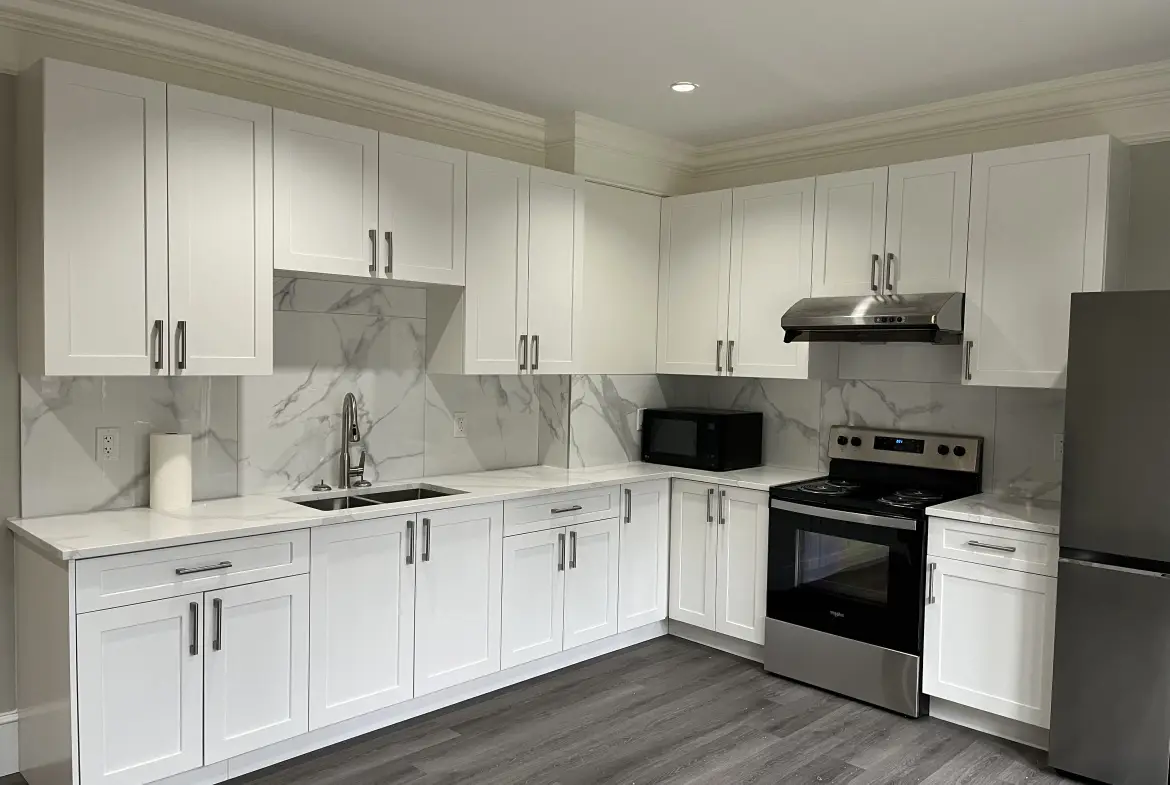 W 47th Avenue, Vancouver BC V6M 2L3
