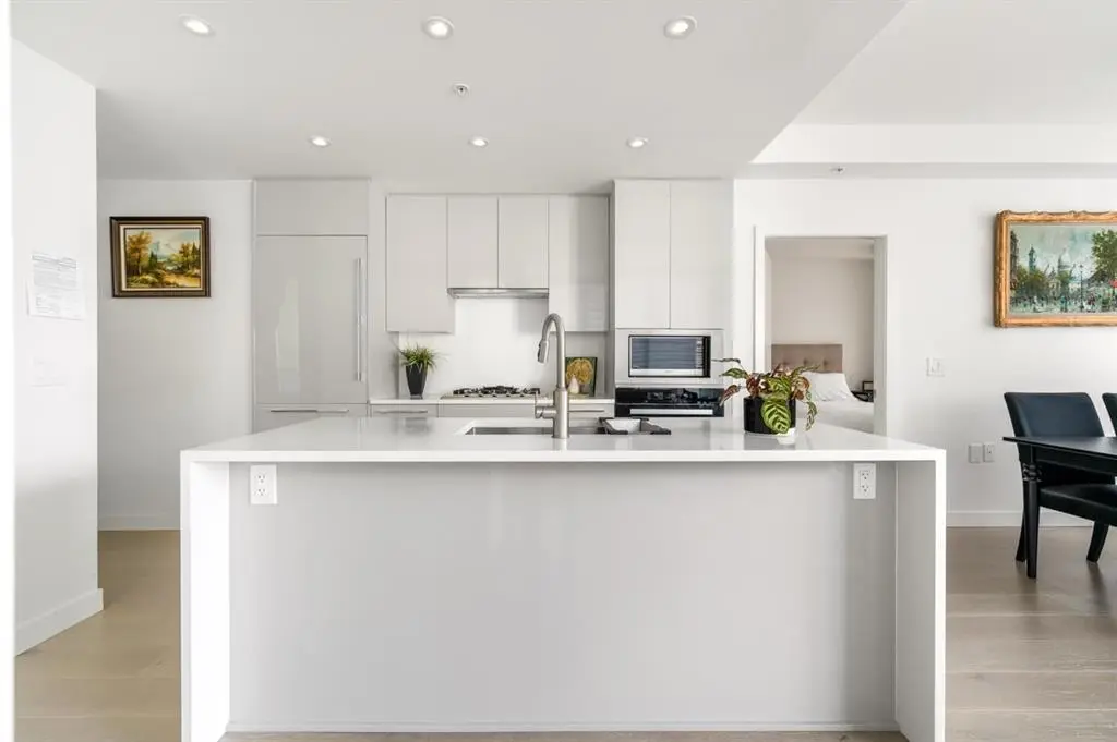 Cambie Street, Vancouver BC V5Z 2Z6