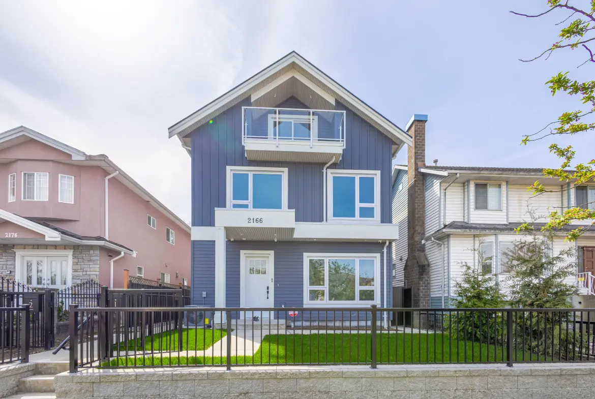 E 42nd Avenue, Vancouver BC V5P 1L8