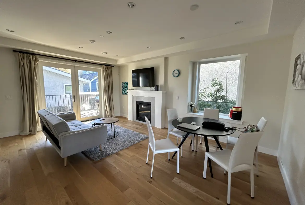 W 16th Avenue, Vancouver BC V6N 1V7