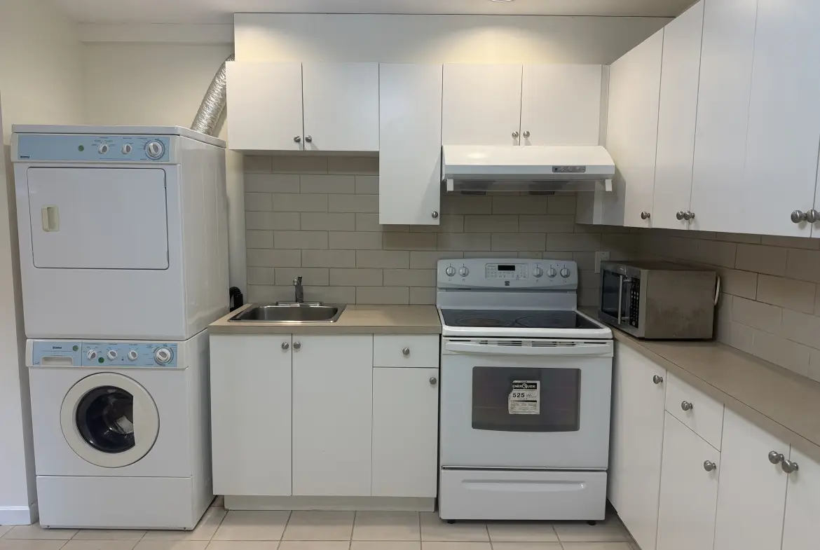 Basement W 37th Avenue, Vancouver BC V6N 2W6