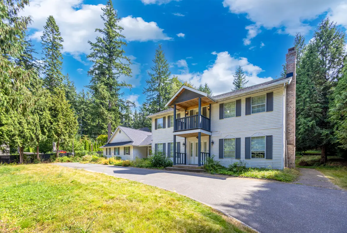 28 Avenue, Surrey BC V4P 1T4