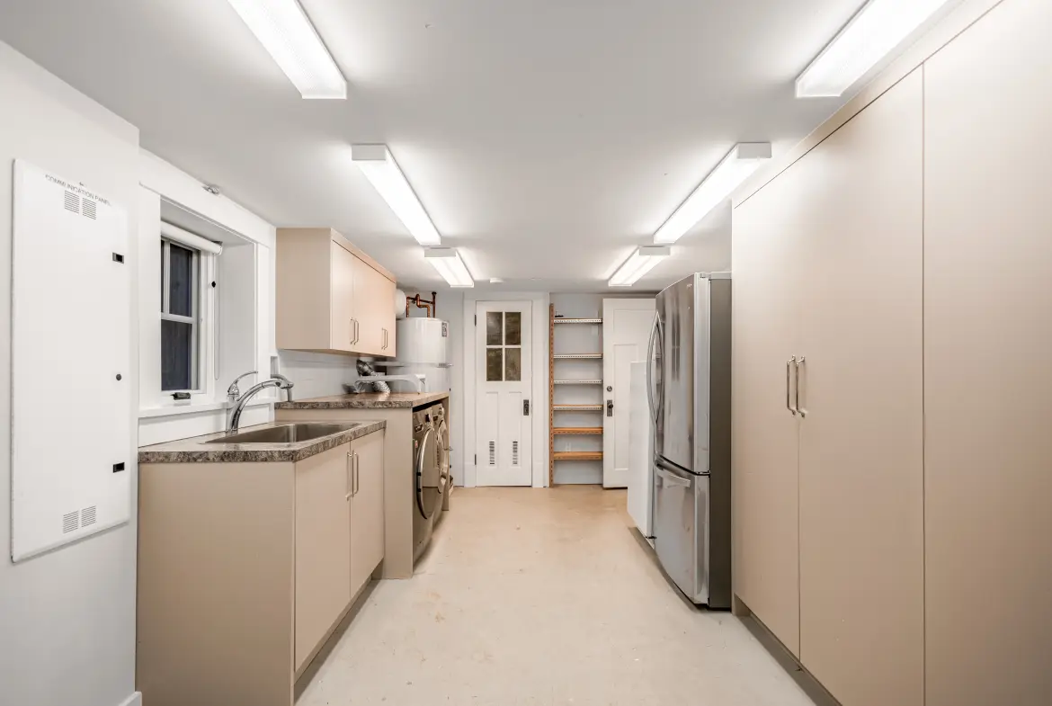 Garden suite W 13TH Avenue, Vancouver BC V6R2T8