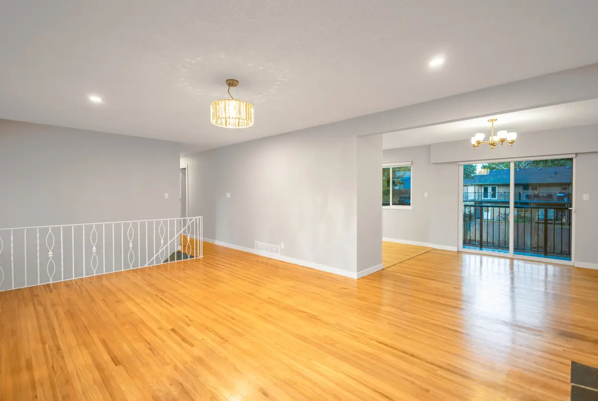 Tuohey Avenue, Port Coquitlam BC V3B 1X6 (Upper floor