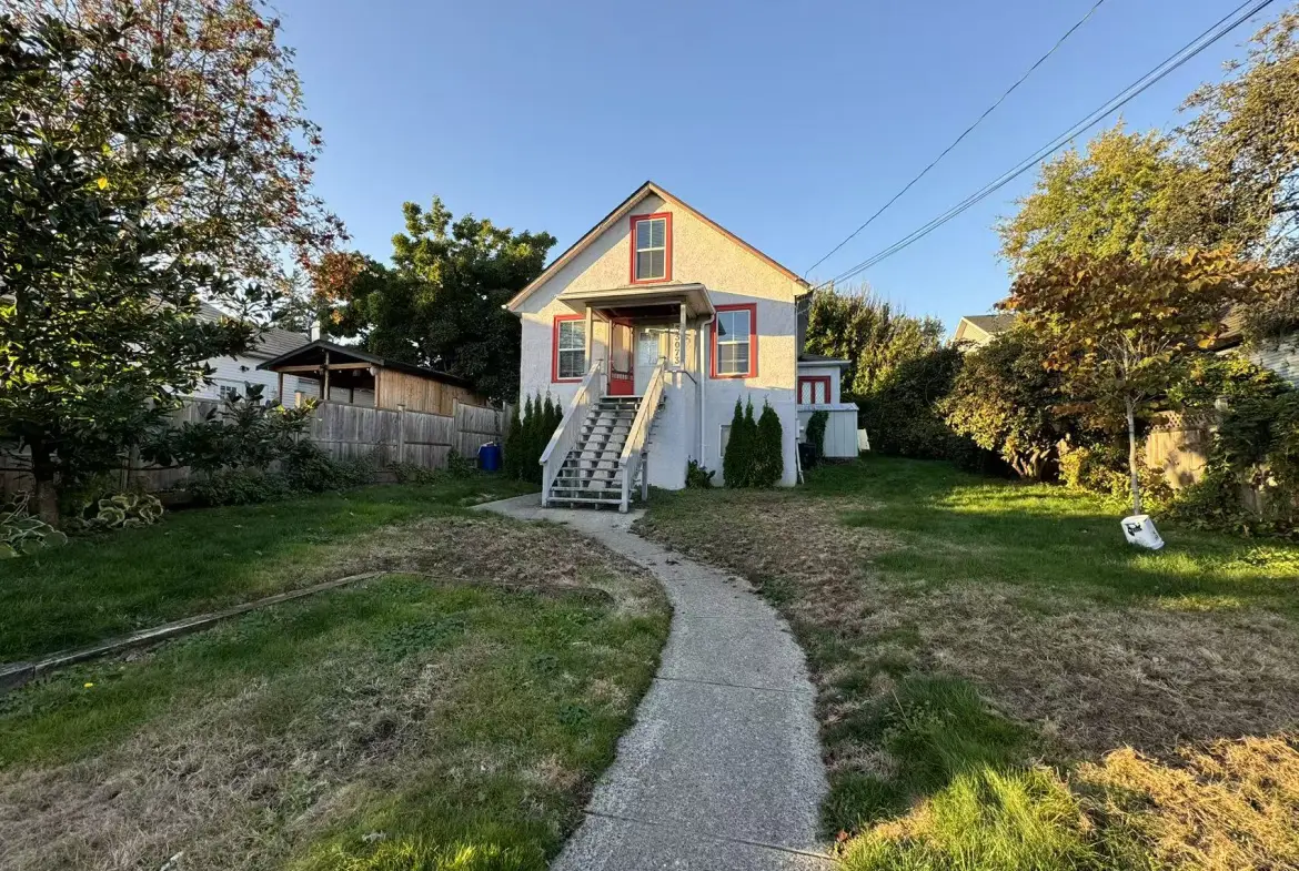 3rd Avenue, Mission BC V2V 1N6
