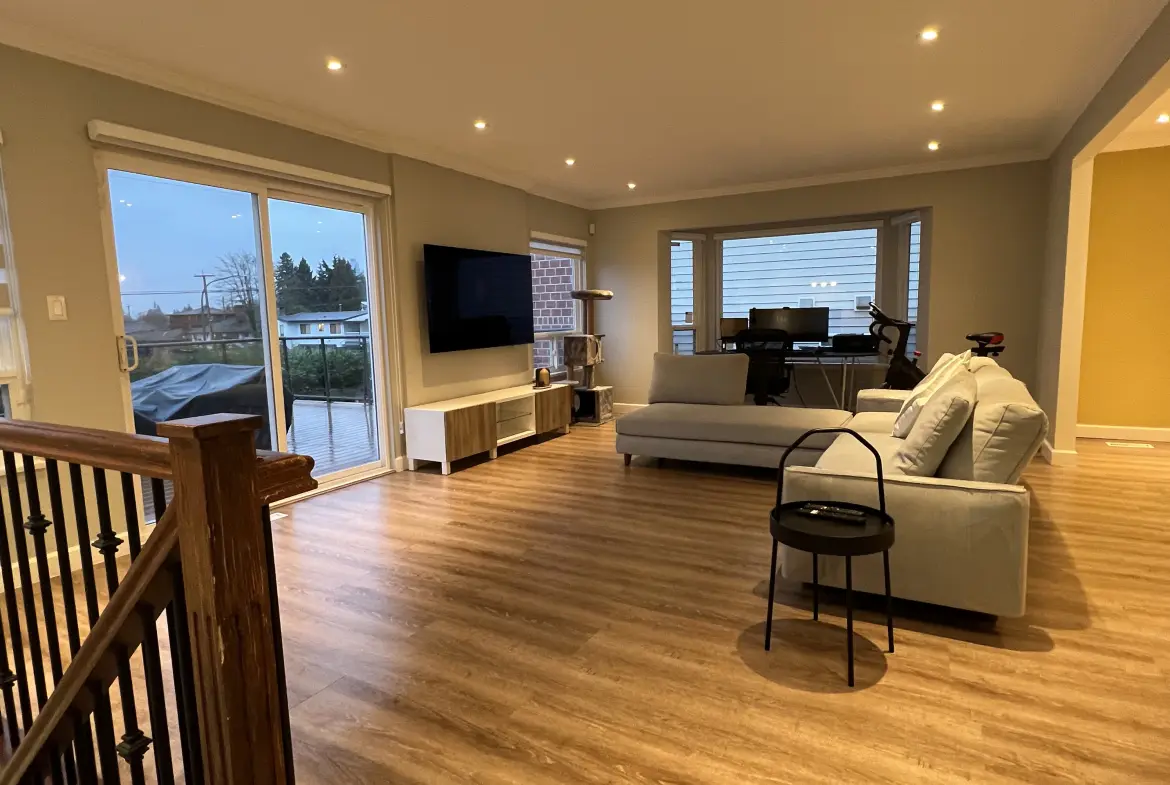 Inman Ave, Burnaby, BC V5G 2Y5
