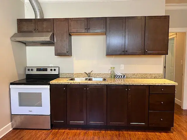 875 W 60th Ave, Vancouver, BC V6P 2A2
