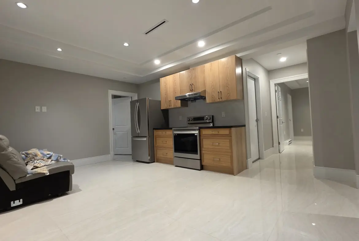 Crown St, Vancouver, BC V6R 3W3