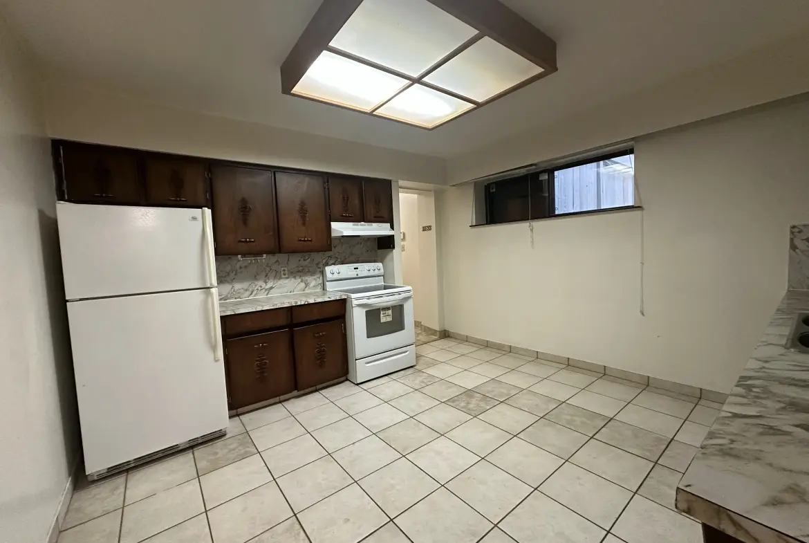 Broadway, Burnaby, BC V5B 2Y6