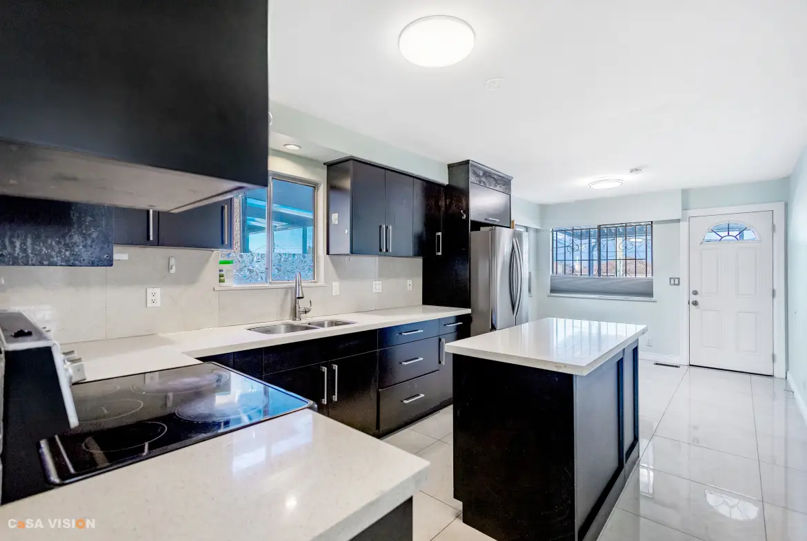 E 1st Avenue, Vancouver, BC V5M1B7