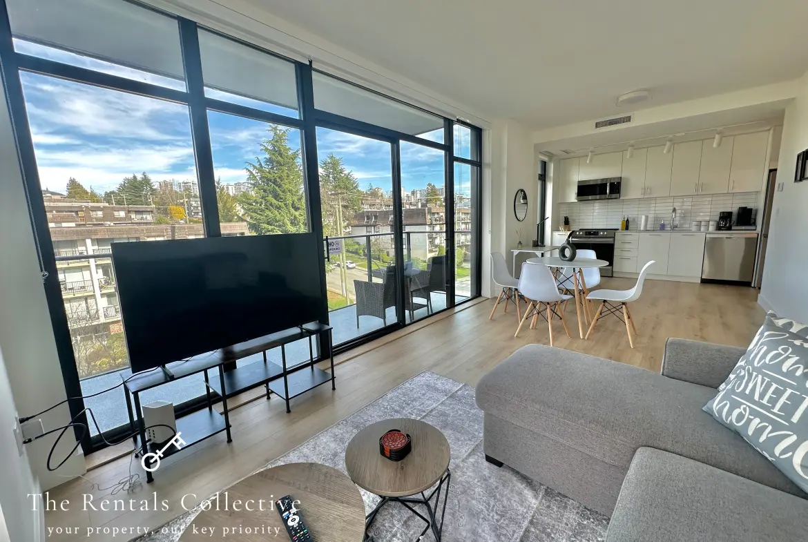 W 1st St, North Vancouver, BC V7M 1B5