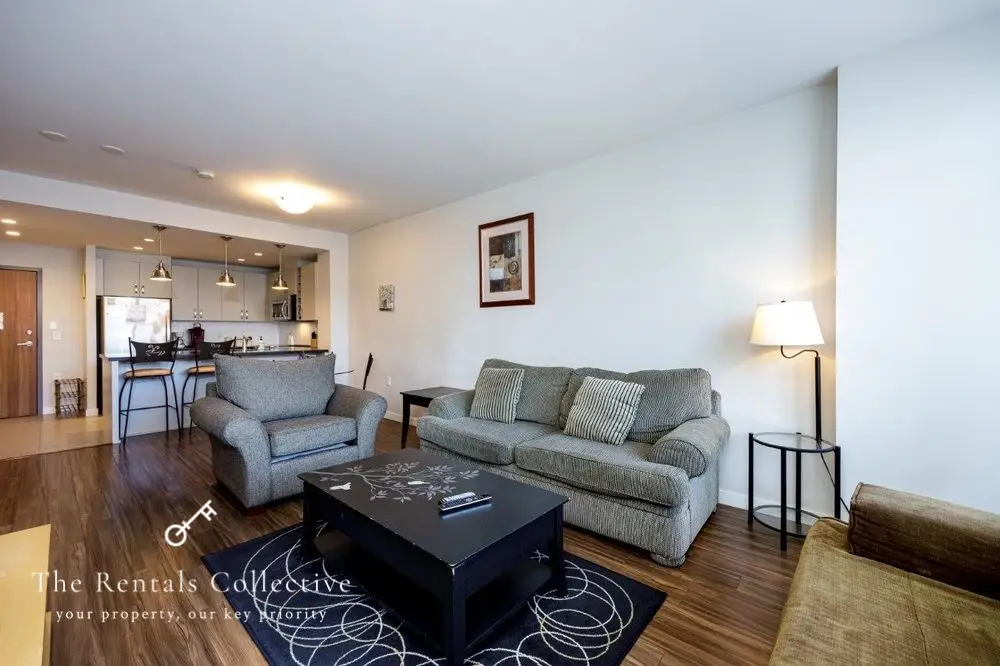W 1st St, North Vancouver, BC V7M 1B3