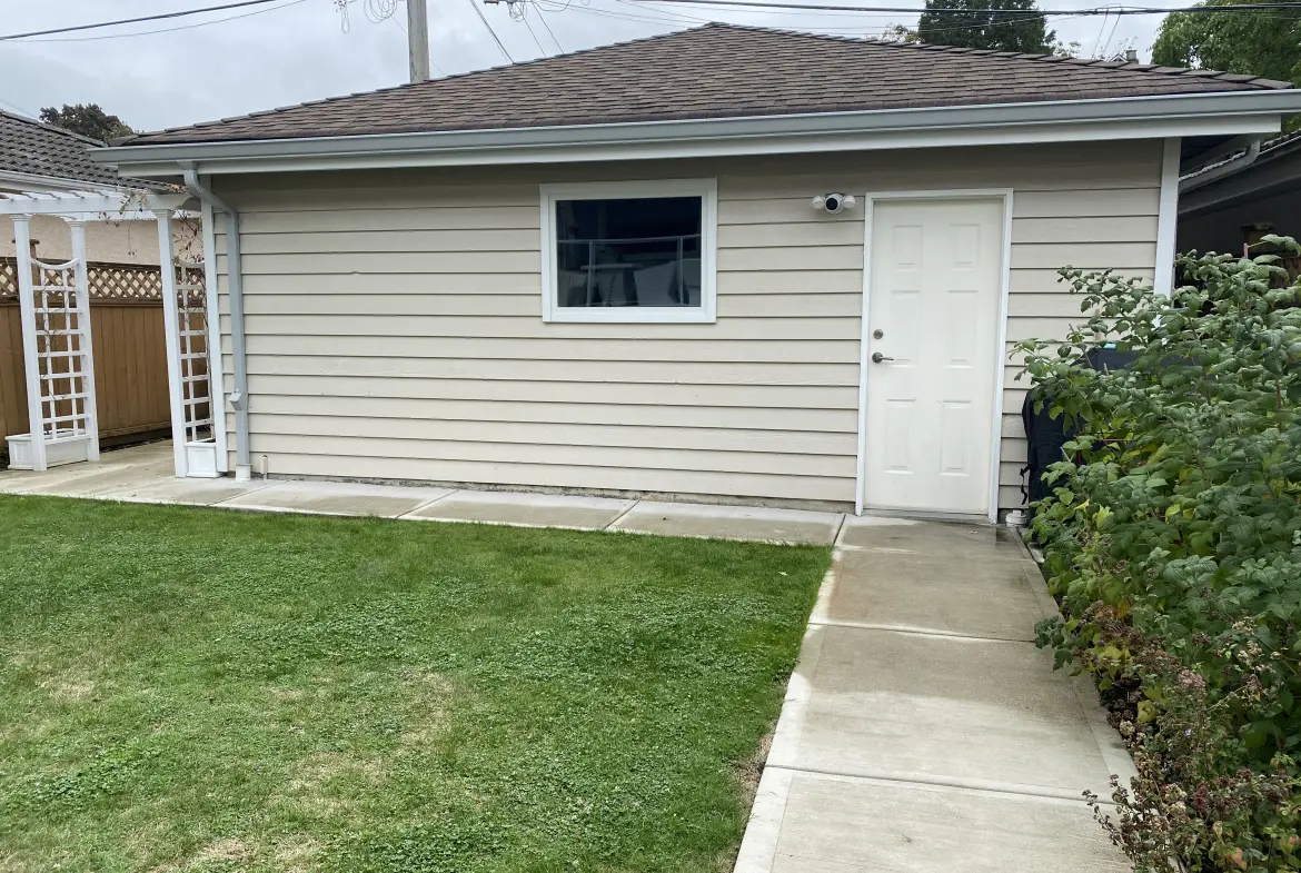 W 44th Avenue, Vancouver, BC V6M2E9